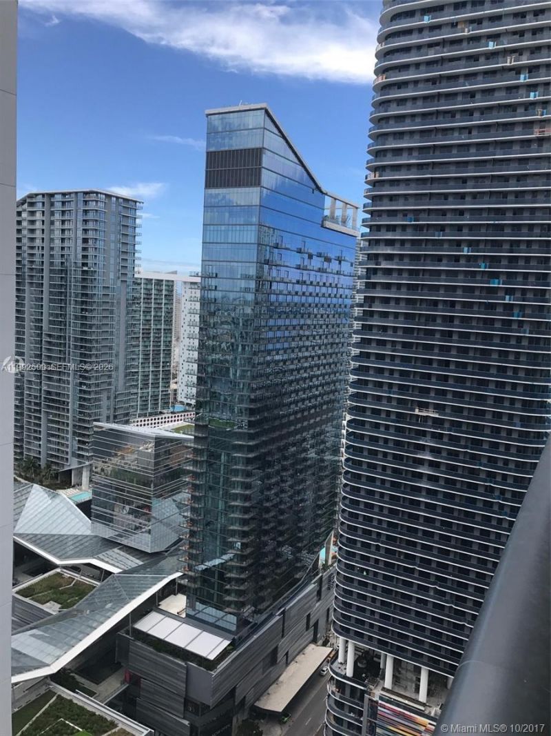 55 SW 9th St, Unit 3709, Miami, FL 33130 Photo