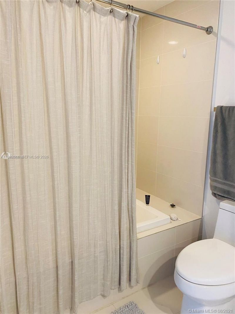55 SW 9th St, Unit 3709, Miami, FL 33130 Photo