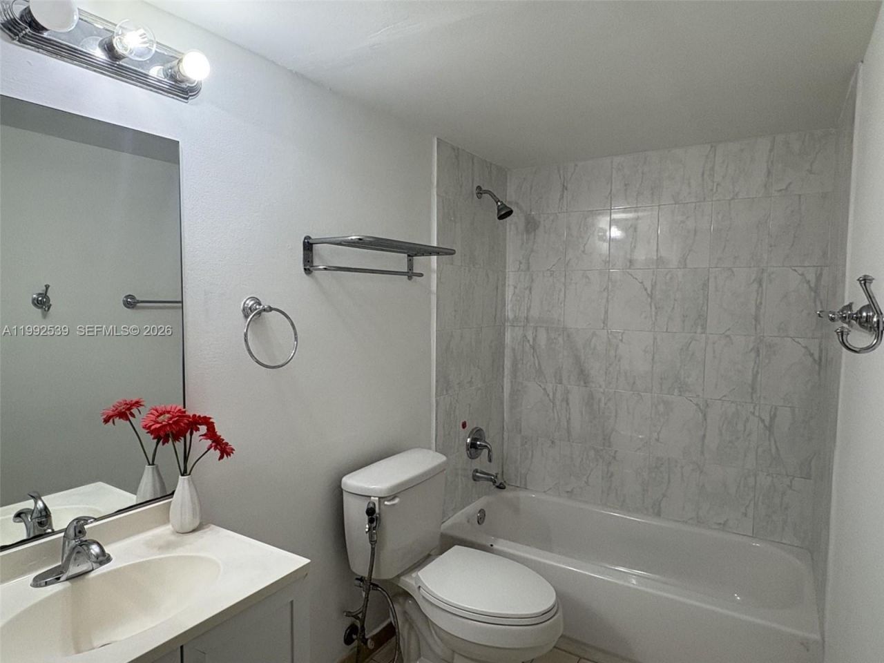 6155 NW 186th St, Unit 207, Hialeah, FL 33015 Photo