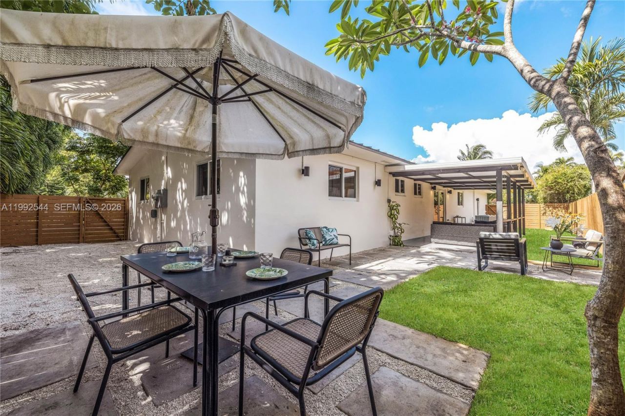 615 NE 115th St, Biscayne Park, FL 33161 Photo