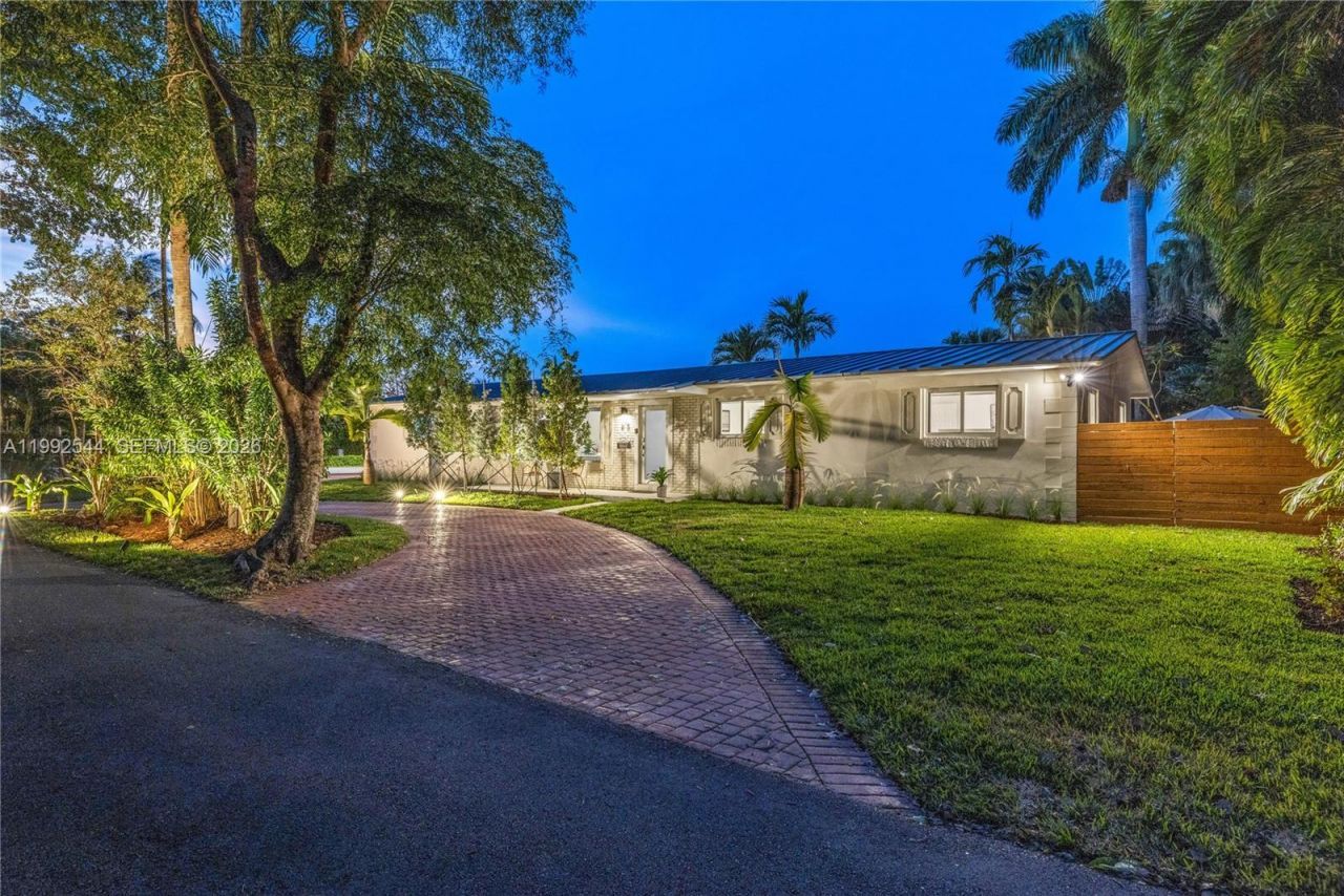 615 NE 115th St, Biscayne Park, FL 33161 Photo