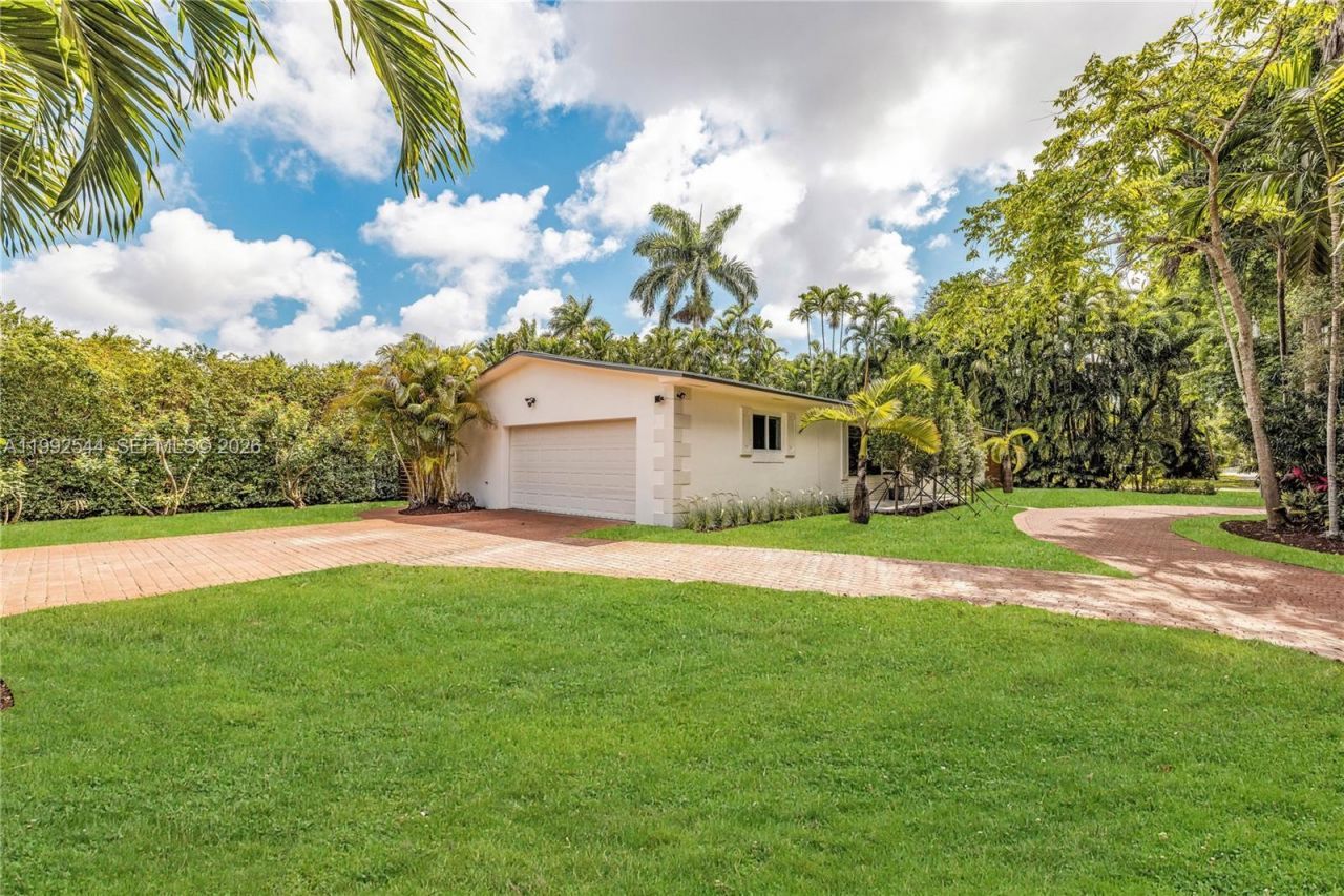 615 NE 115th St, Biscayne Park, FL 33161 Photo