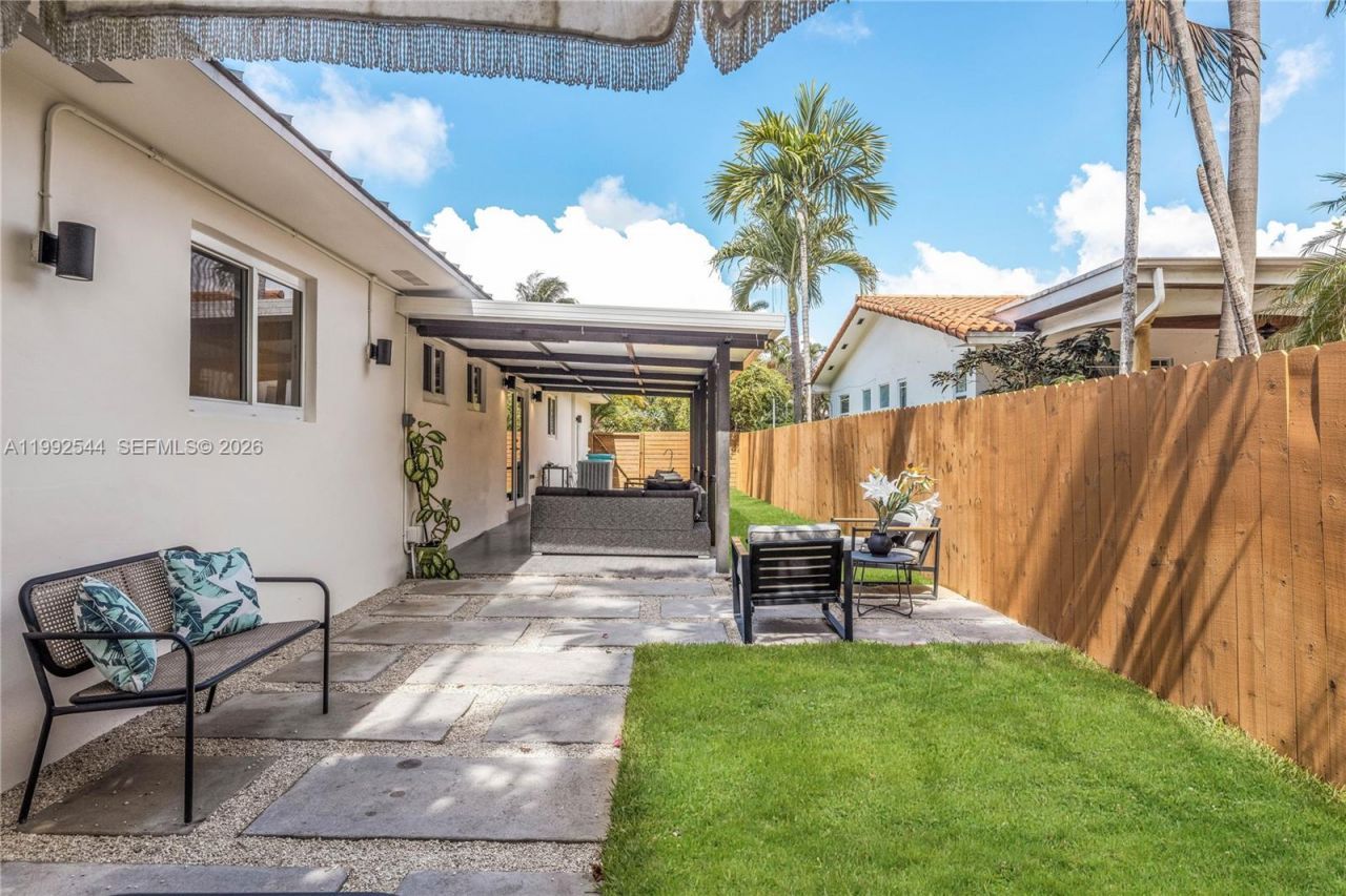 615 NE 115th St, Biscayne Park, FL 33161 Photo