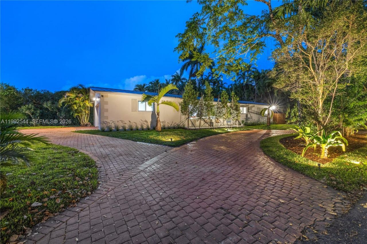 615 NE 115th St, Biscayne Park, FL 33161 Photo
