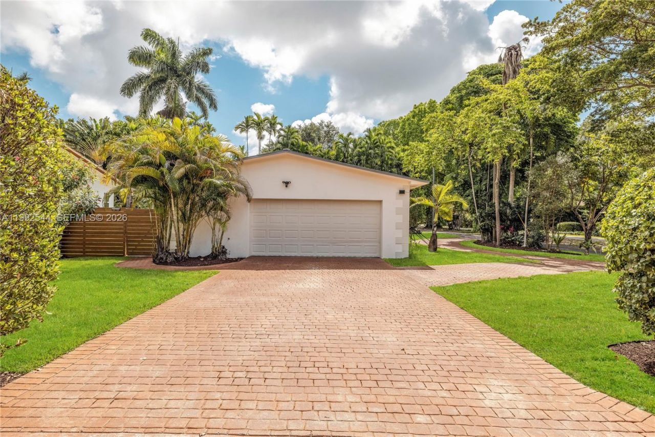 615 NE 115th St, Biscayne Park, FL 33161 Photo