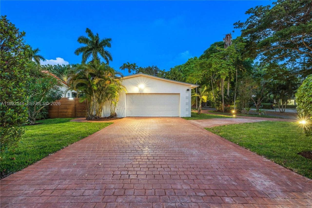 615 NE 115th St, Biscayne Park, FL 33161 Photo