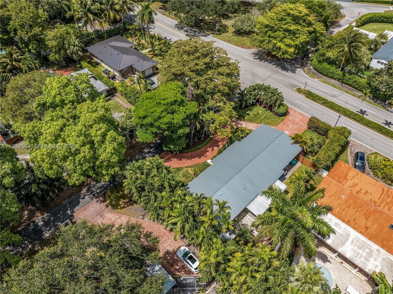 615 NE 115th St, Biscayne Park, FL 33161 Photo