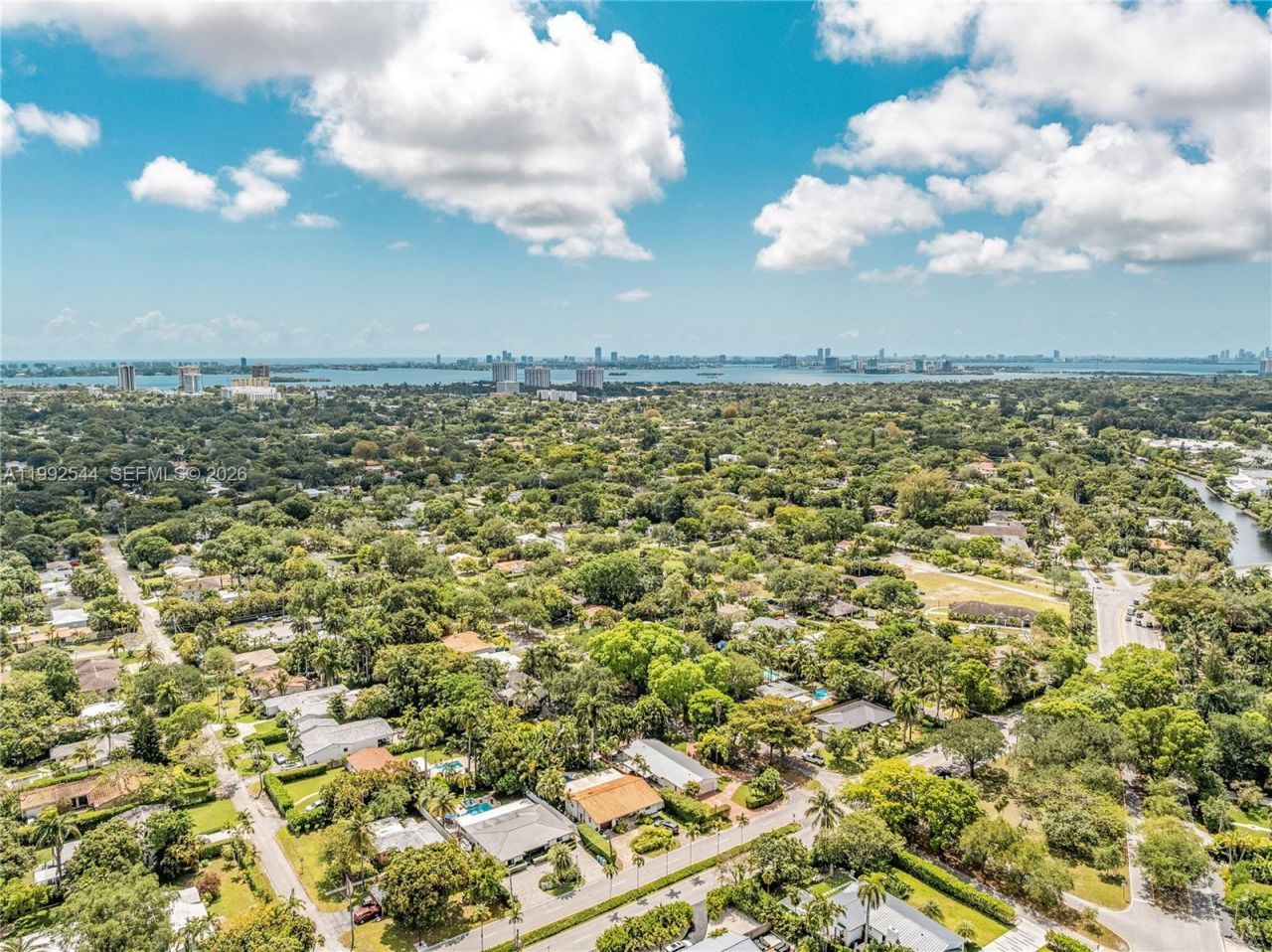 615 NE 115th St, Biscayne Park, FL 33161 Photo