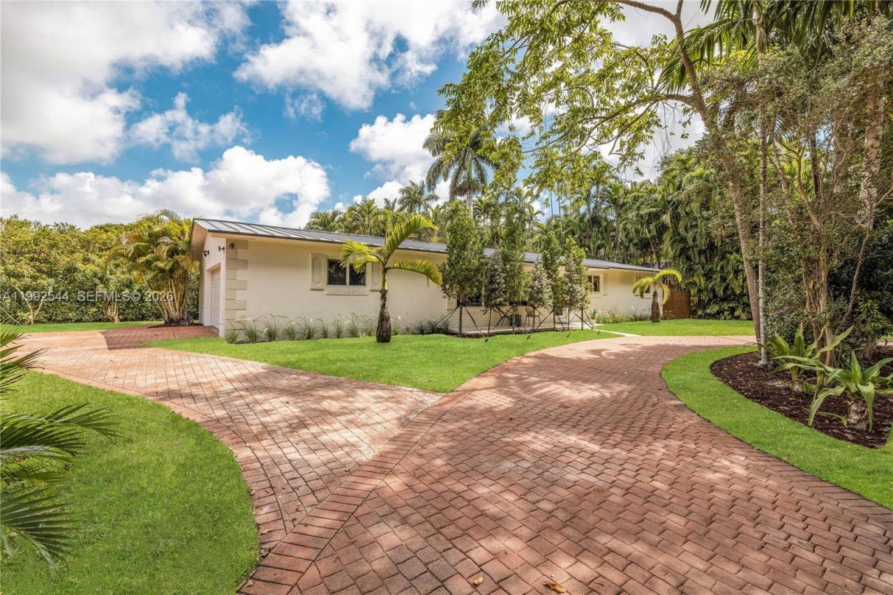 615 NE 115th St, Biscayne Park, FL 33161 Photo