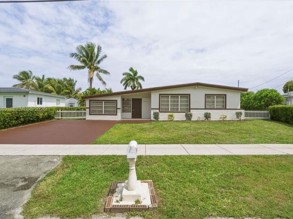 3825 SW 33rd St, West Park, FL 33023