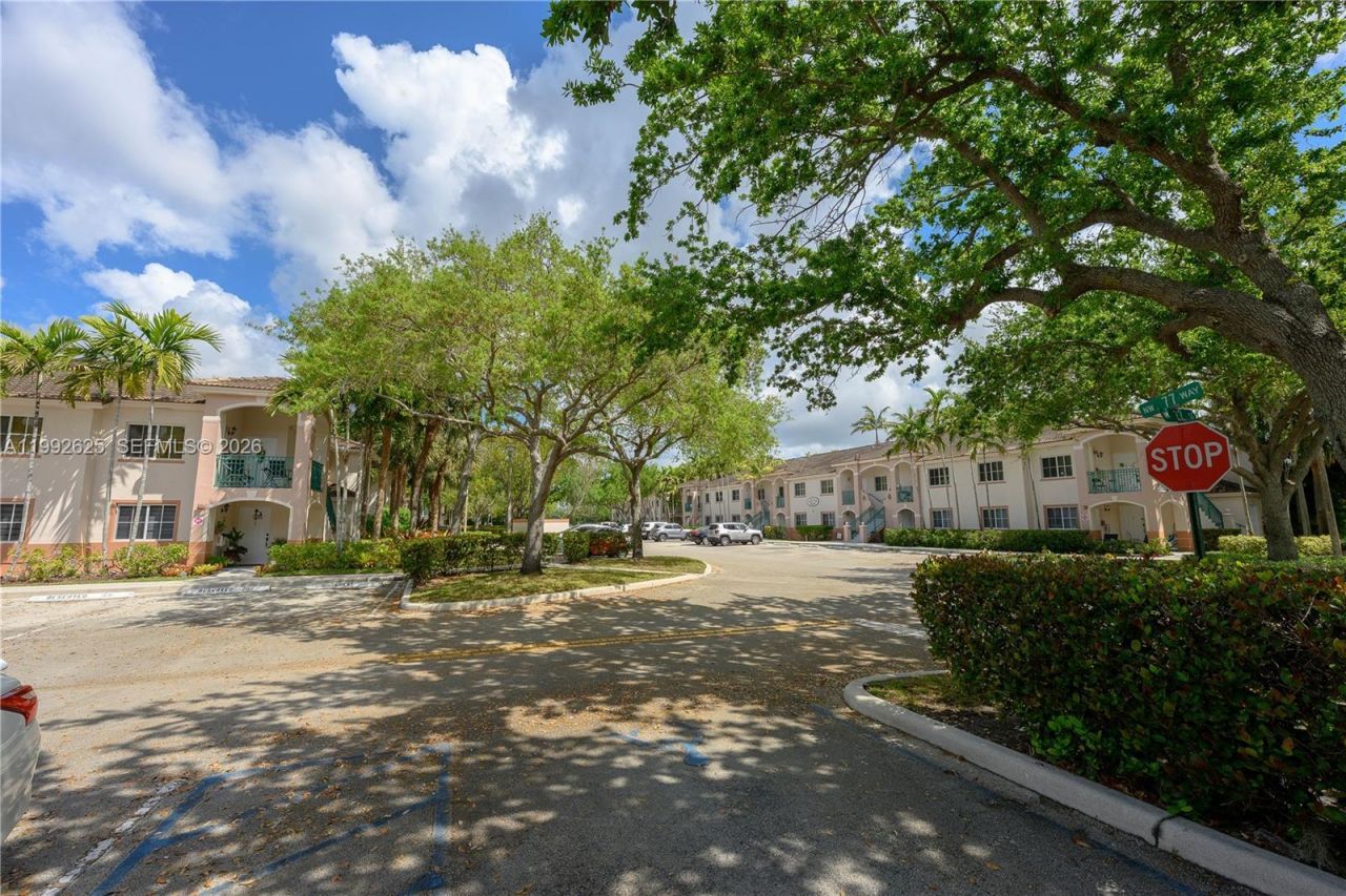 7760 NW 22nd St, Unit 103, Pembroke Pines, FL 33024 Photo