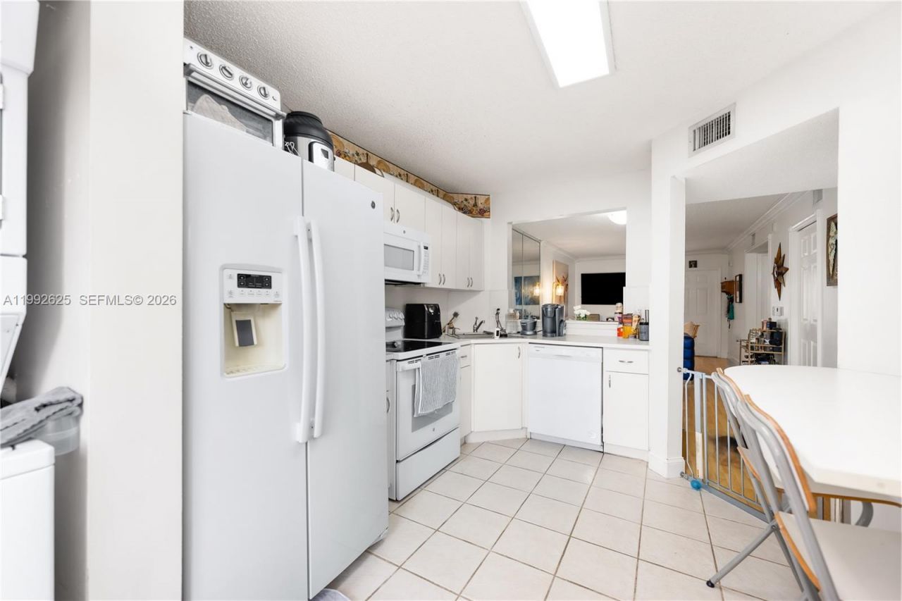 7760 NW 22nd St, Unit 103, Pembroke Pines, FL 33024 Photo