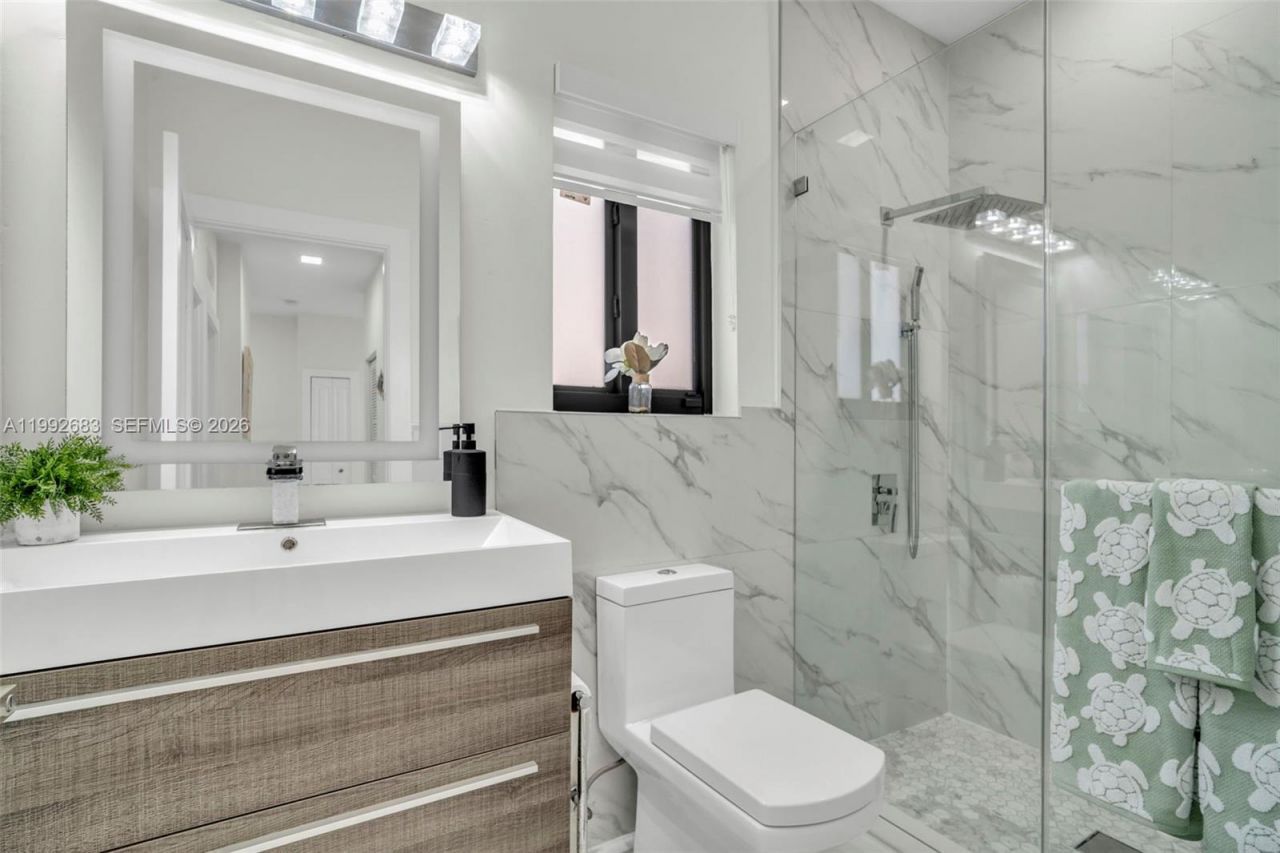 21301 SW 132nd Ct , Miami, FL 33177 Photo