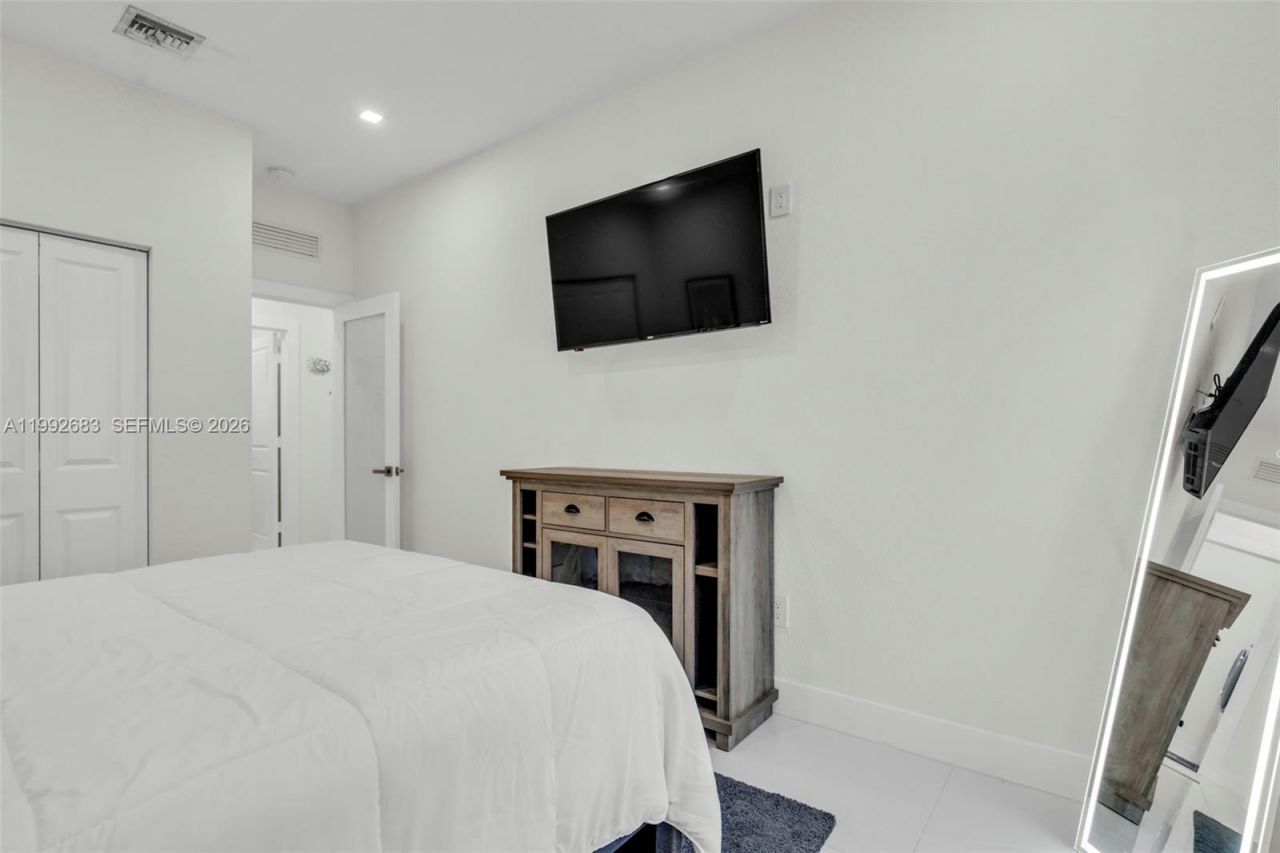 21301 SW 132nd Ct, Miami, FL 33177 Photo