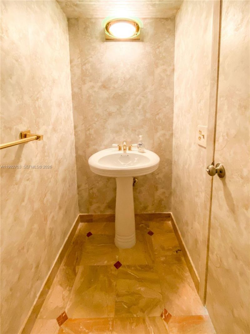 9800 W Bay Harbor Dr , Unit 602, Bay Harbor Islands, FL 33154 Photo