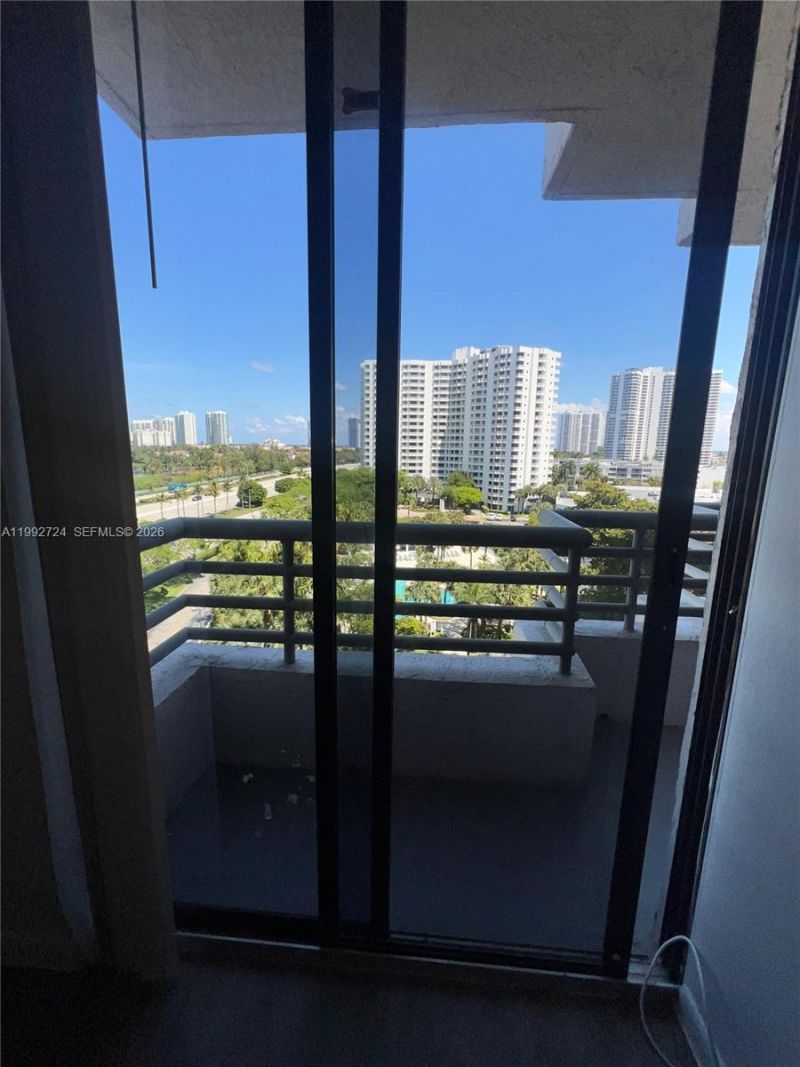 3300 NE 191st St, Unit 909, Aventura, FL 33180 Photo