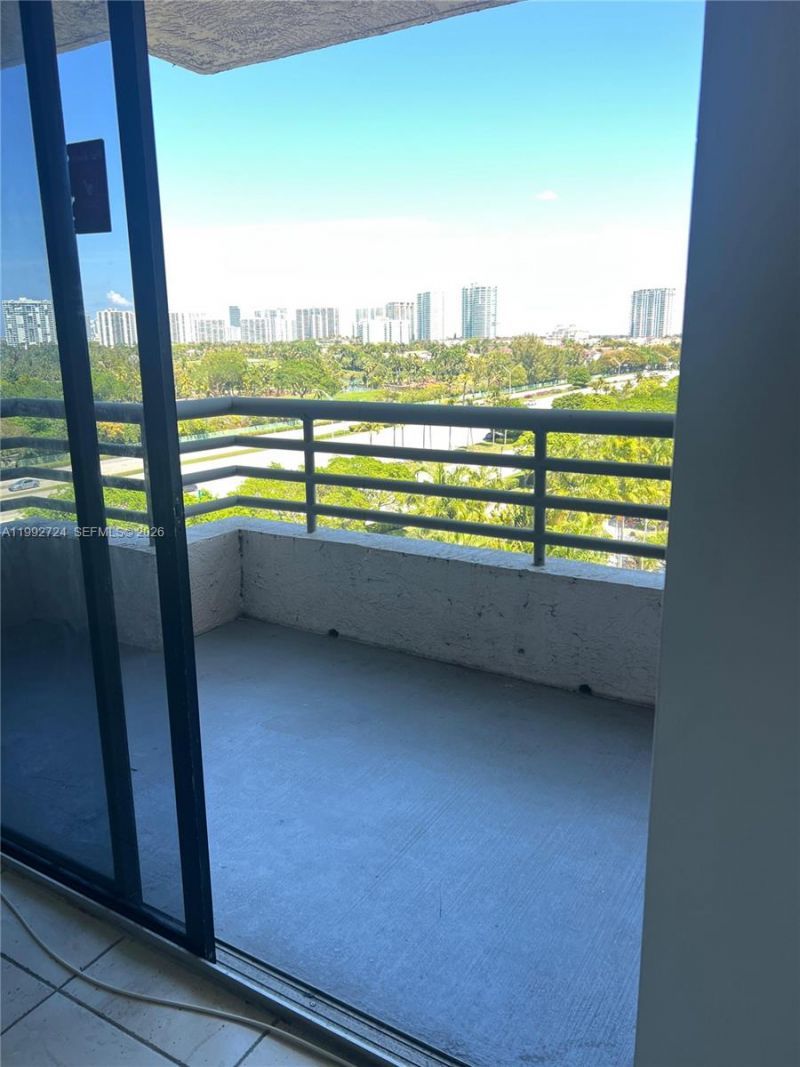 3300 NE 191st St, Unit 909, Aventura, FL 33180 Photo