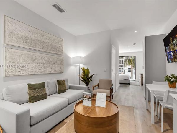 229 SW 9th St , Unit 202, Miami, FL 33130