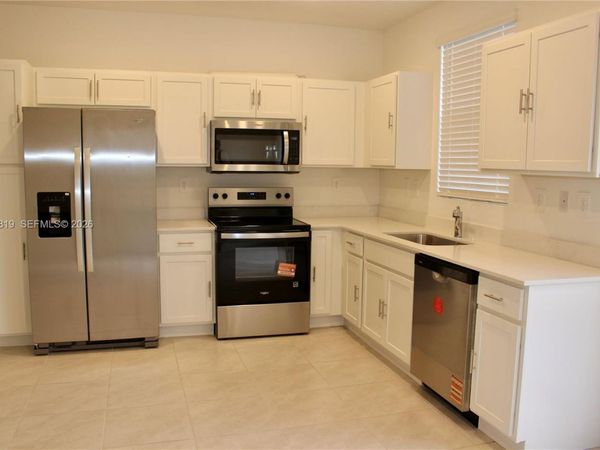 359 NE 16th St, Florida City, FL 33034