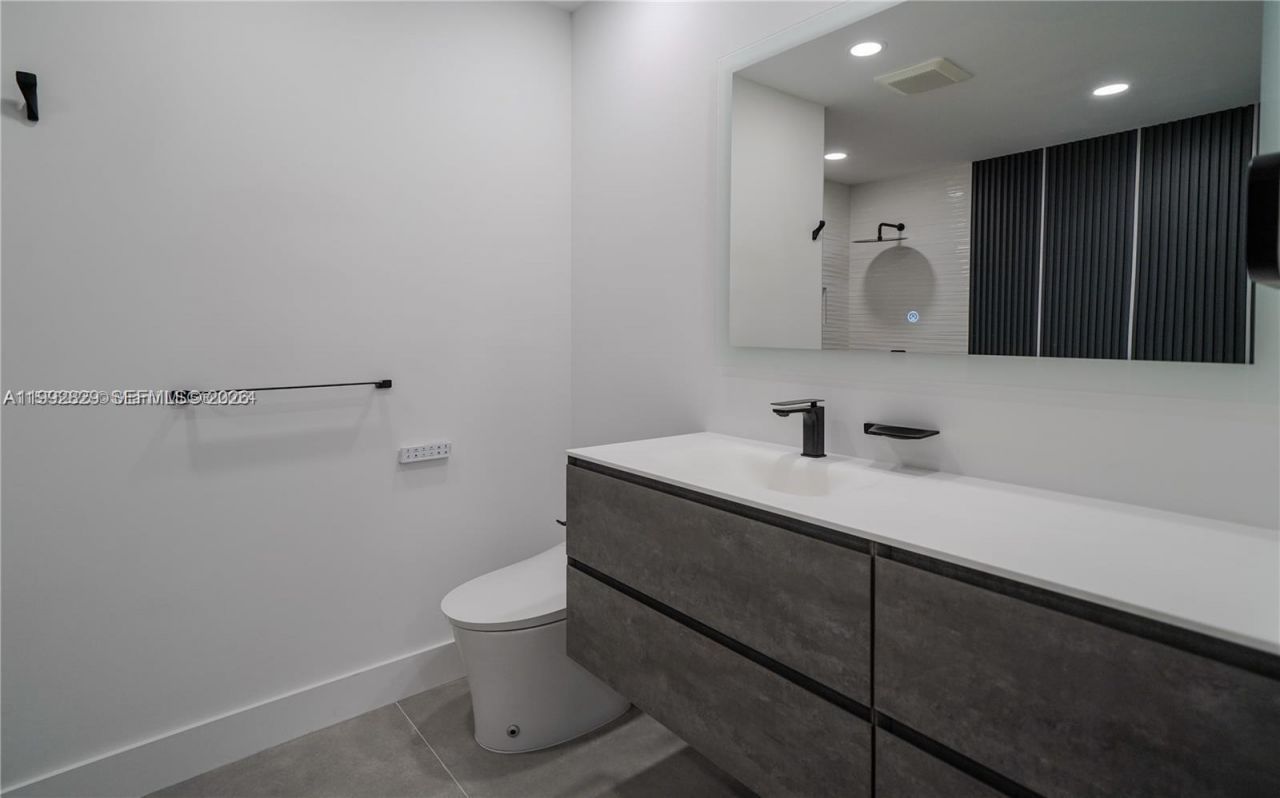 8390 SW 64th St , Miami, FL 33143 Photo