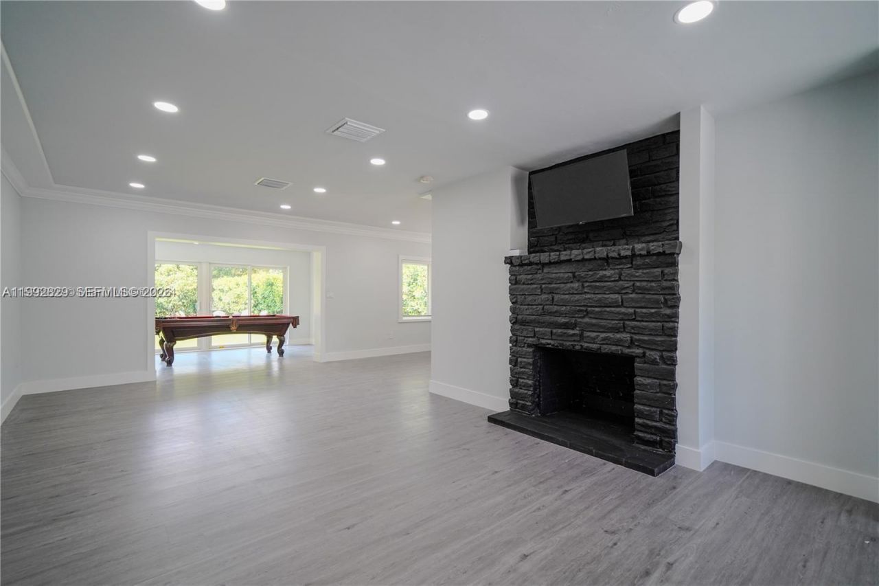 8390 SW 64th St , Miami, FL 33143 Photo