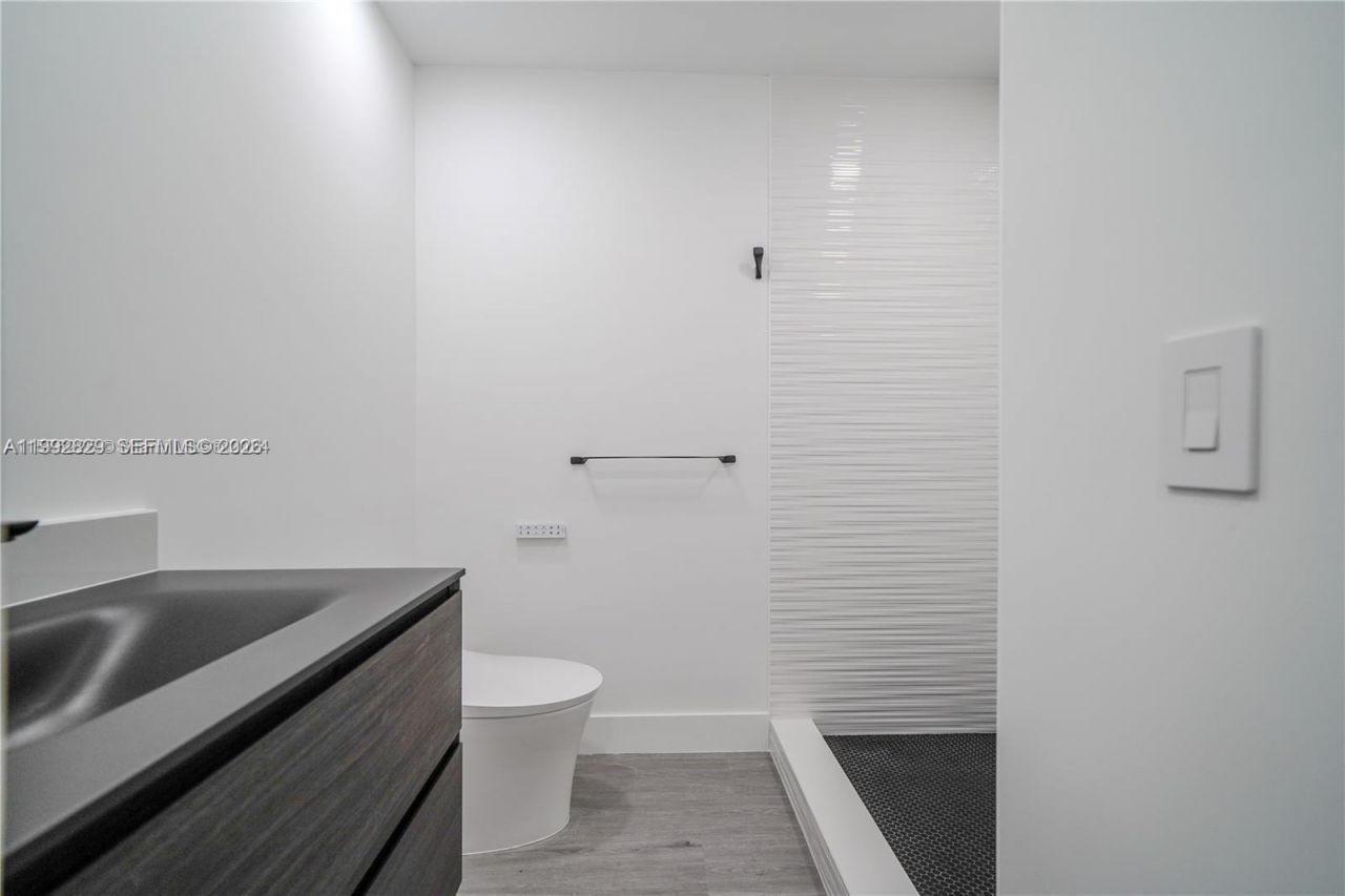 8390 SW 64th St , Miami, FL 33143 Photo