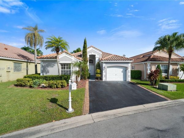 366 Bedford Ave , Weston, FL 33326