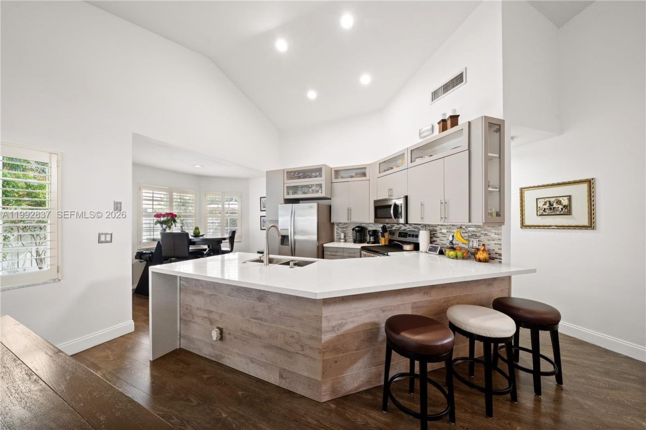 366 Bedford Ave, Weston, FL 33326 Photo