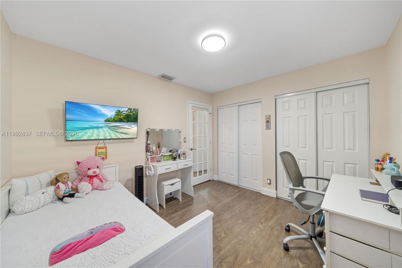 366 Bedford Ave , Weston, FL 33326 Photo