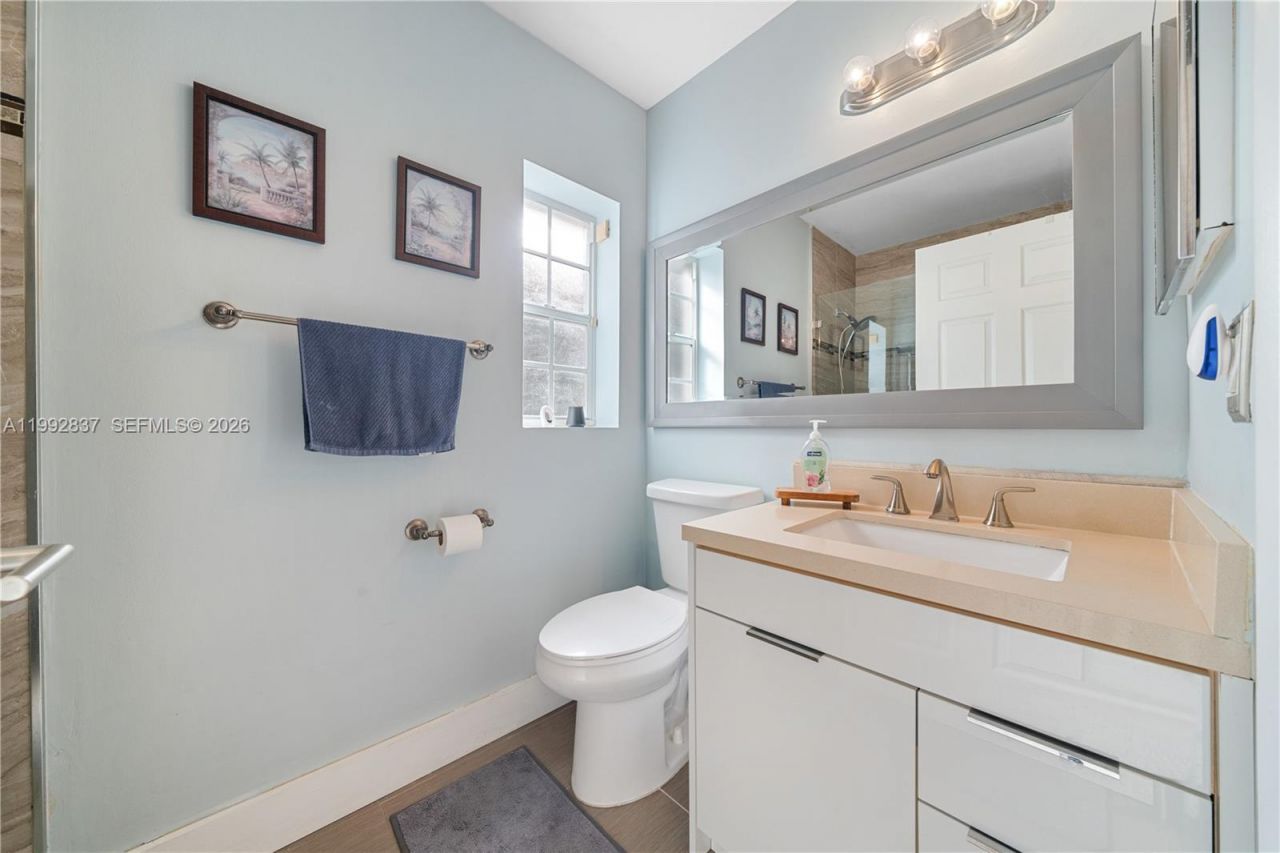 366 Bedford Ave, Weston, FL 33326 Photo