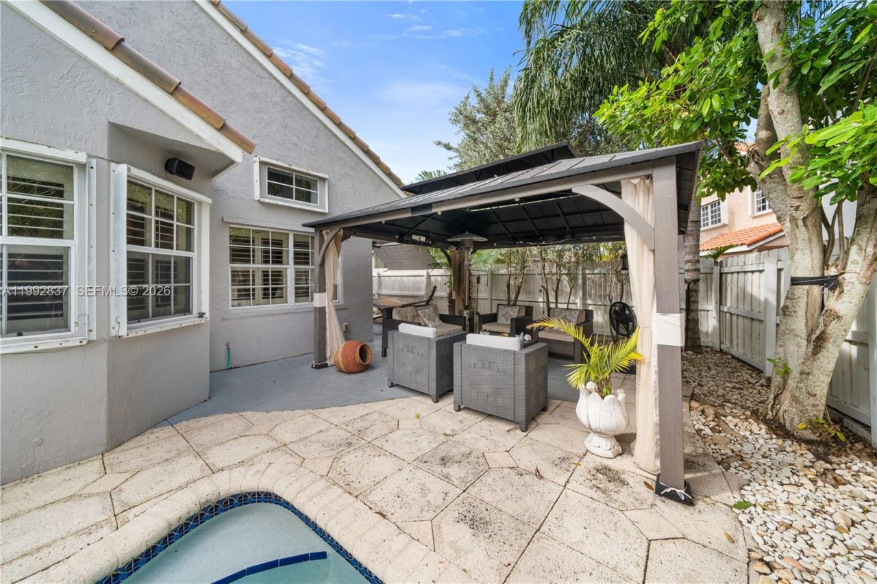 366 Bedford Ave, Weston, FL 33326 Photo