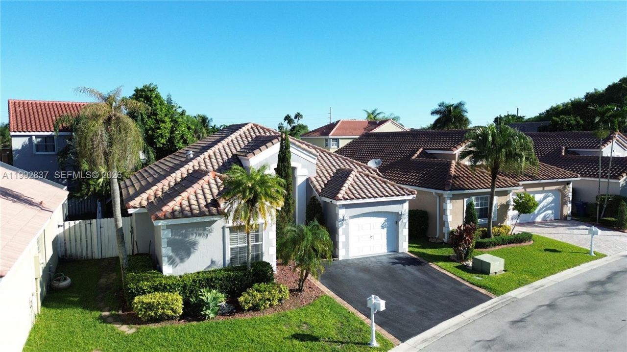 366 Bedford Ave, Weston, FL 33326 Photo