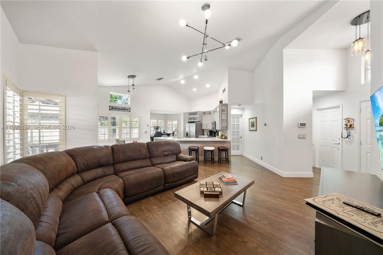 366 Bedford Ave , Weston, FL 33326 Photo