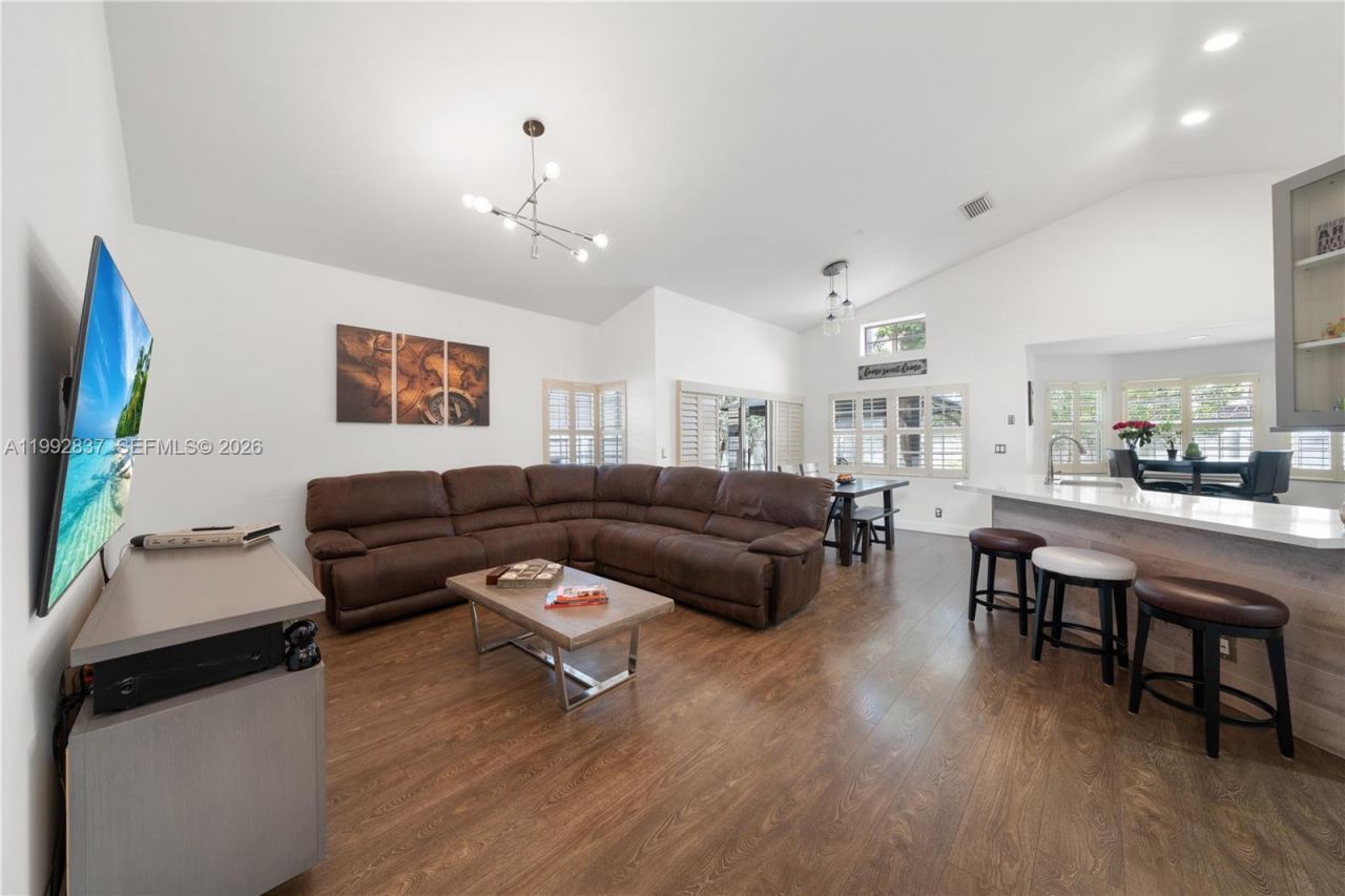 366 Bedford Ave, Weston, FL 33326 Photo