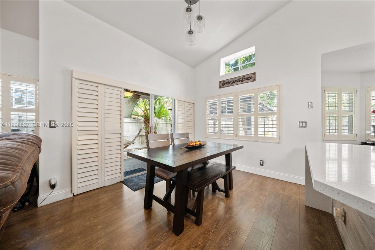 366 Bedford Ave, Weston, FL 33326 Photo