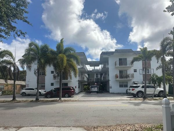 2238 Monroe St, Unit 111, Hollywood, FL 33020