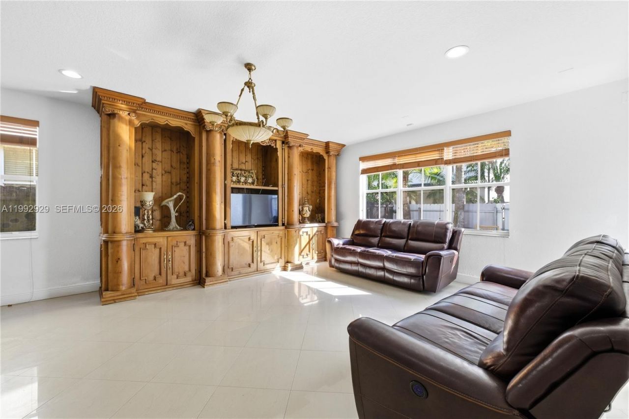 15184 SW 20th St , Miami, FL 33185 Photo