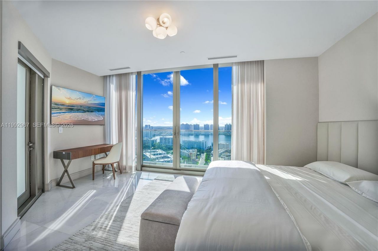 17901 Collins Ave , Unit 2404, Sunny Isles Beach, FL 33160 Photo