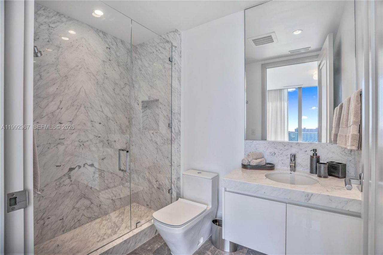 17901 Collins Ave , Unit 2404, Sunny Isles Beach, FL 33160 Photo