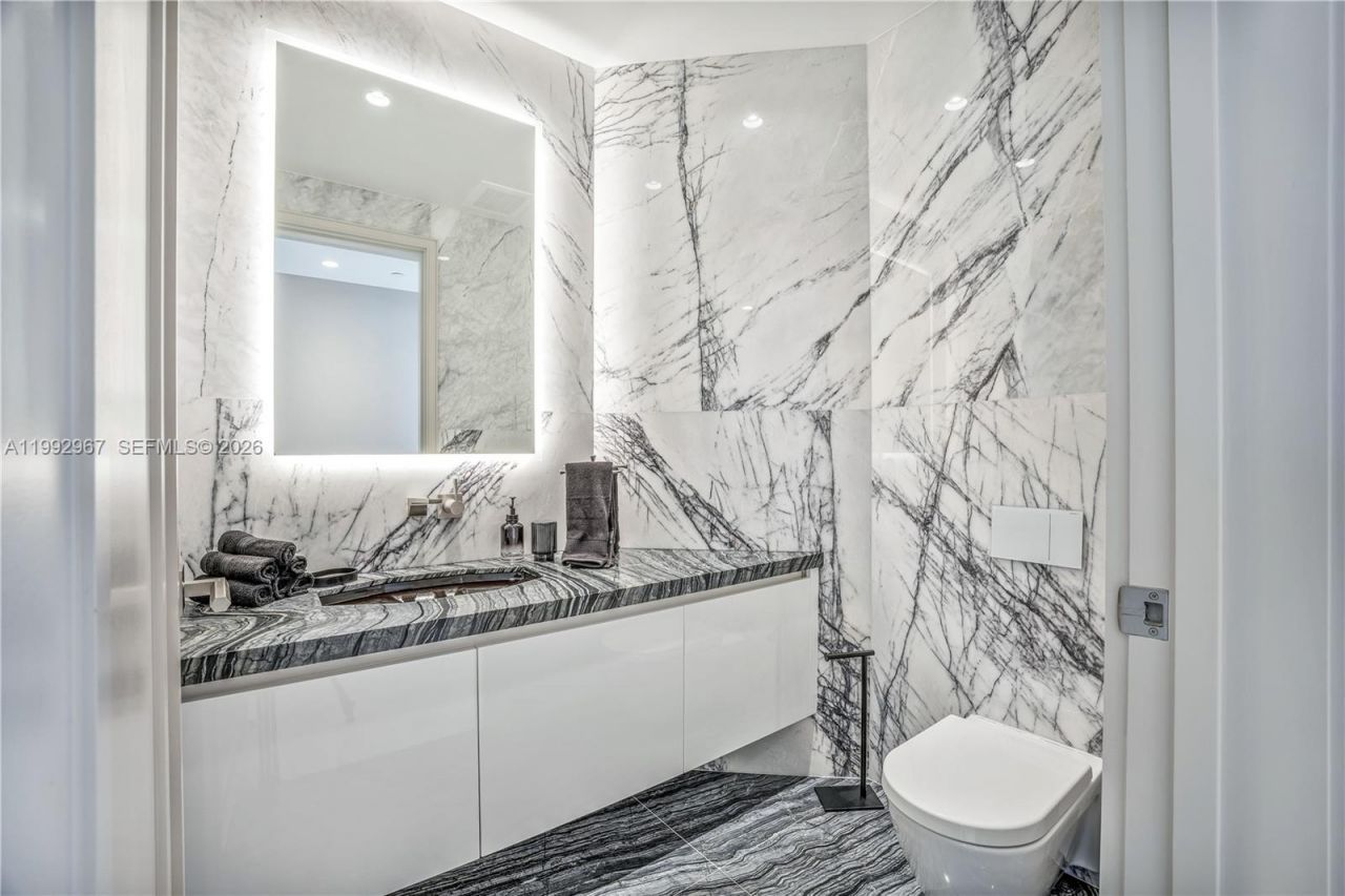 17901 Collins Ave , Unit 2404, Sunny Isles Beach, FL 33160 Photo