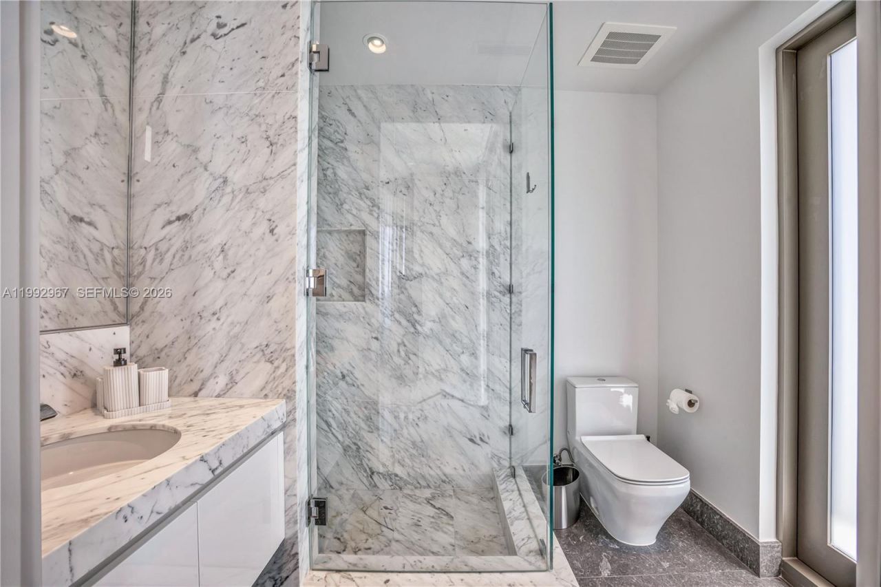 17901 Collins Ave , Unit 2404, Sunny Isles Beach, FL 33160 Photo