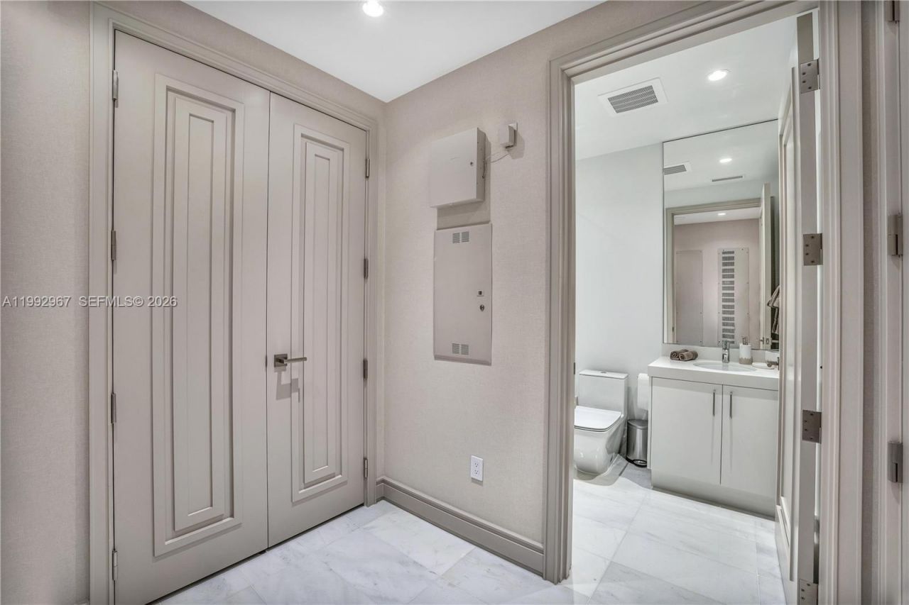 17901 Collins Ave , Unit 2404, Sunny Isles Beach, FL 33160 Photo