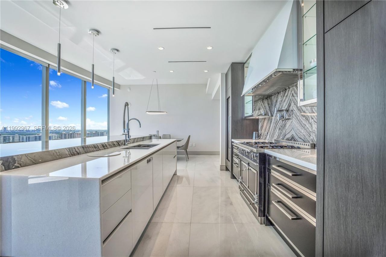 17901 Collins Ave , Unit 2404, Sunny Isles Beach, FL 33160 Photo