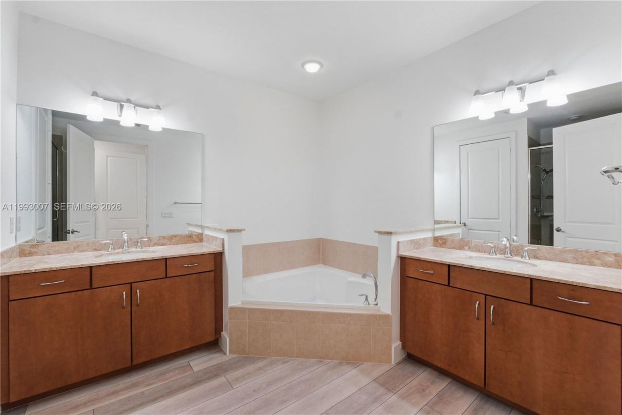 13012 N Riverwalk Cir N , Plantation, FL 33325 Photo