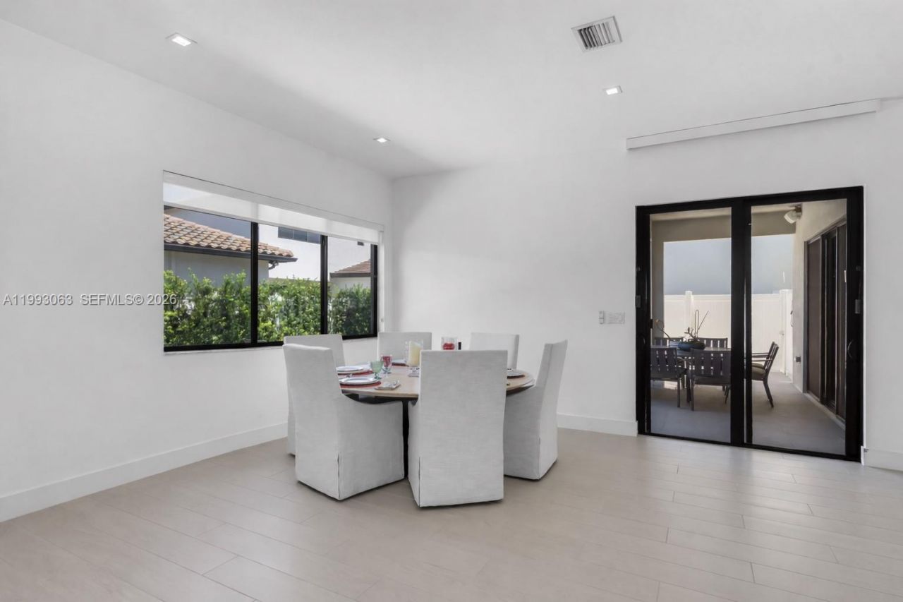 8019 NW 46th Ter , Doral, FL 33166 Photo