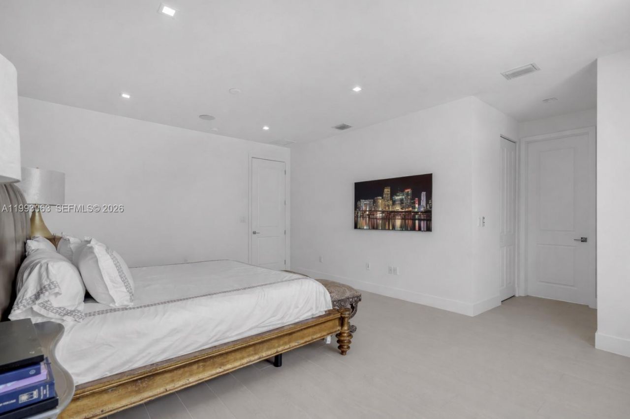 8019 NW 46th Ter , Doral, FL 33166 Photo