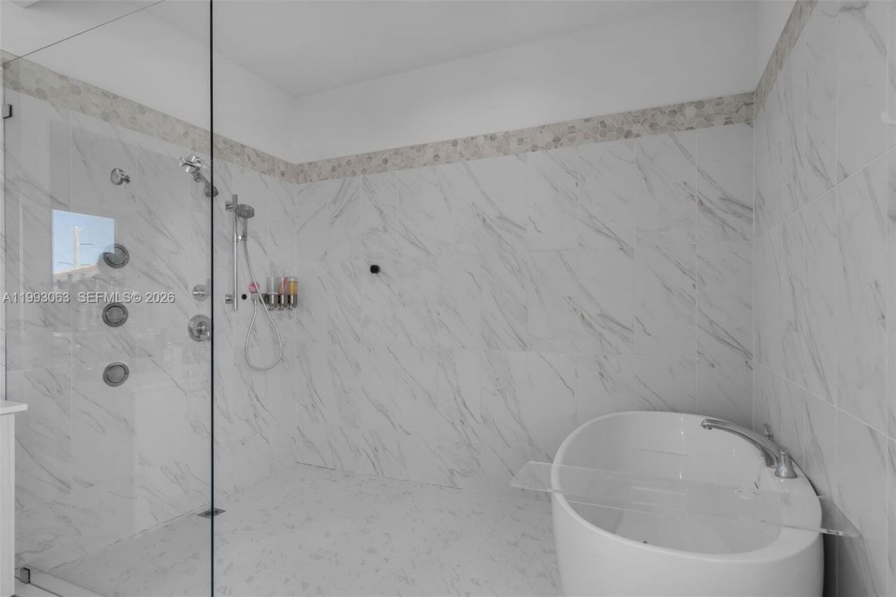 8019 NW 46th Ter , Doral, FL 33166 Photo