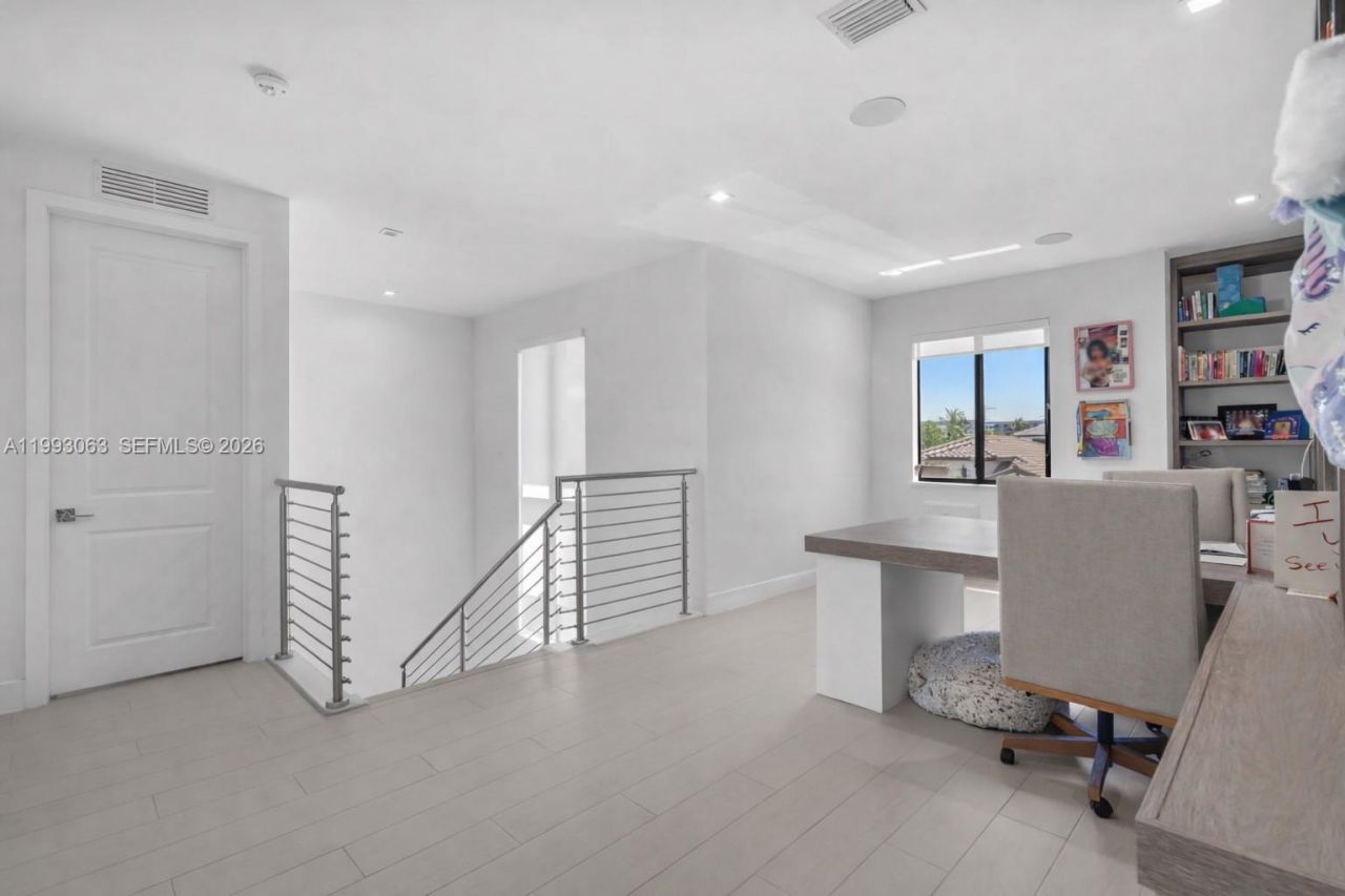 8019 NW 46th Ter , Doral, FL 33166 Photo