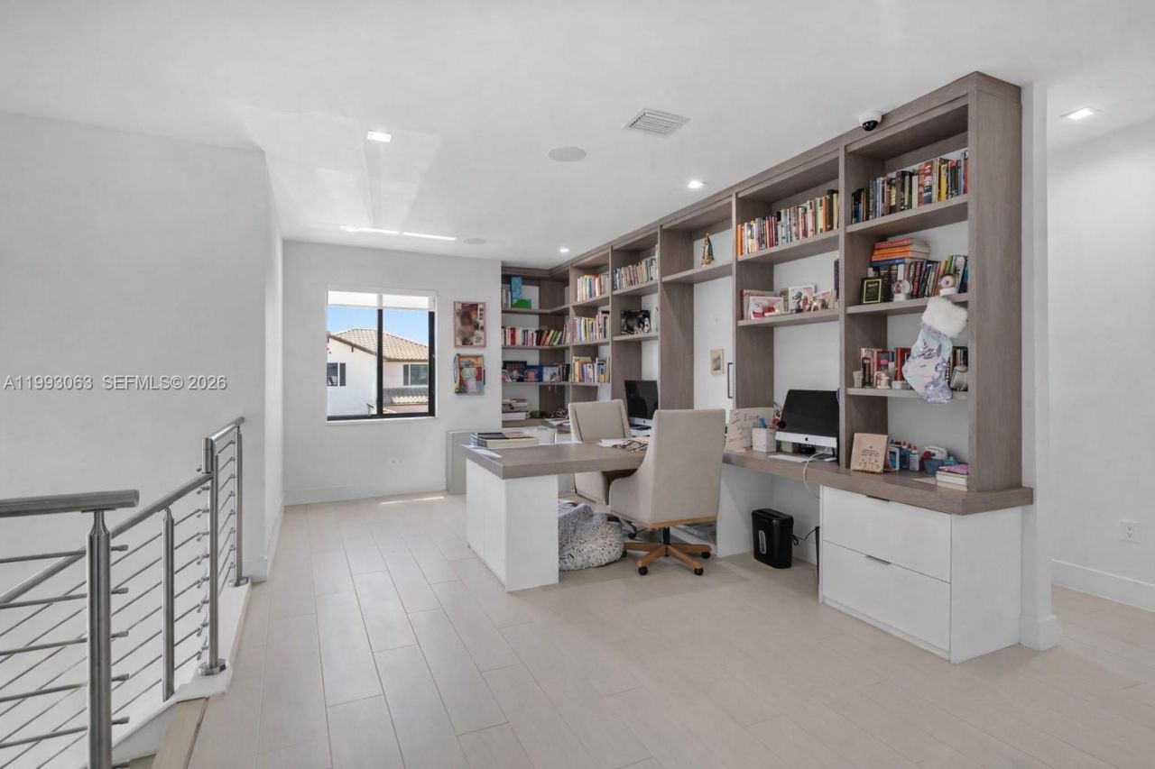 8019 NW 46th Ter , Doral, FL 33166 Photo