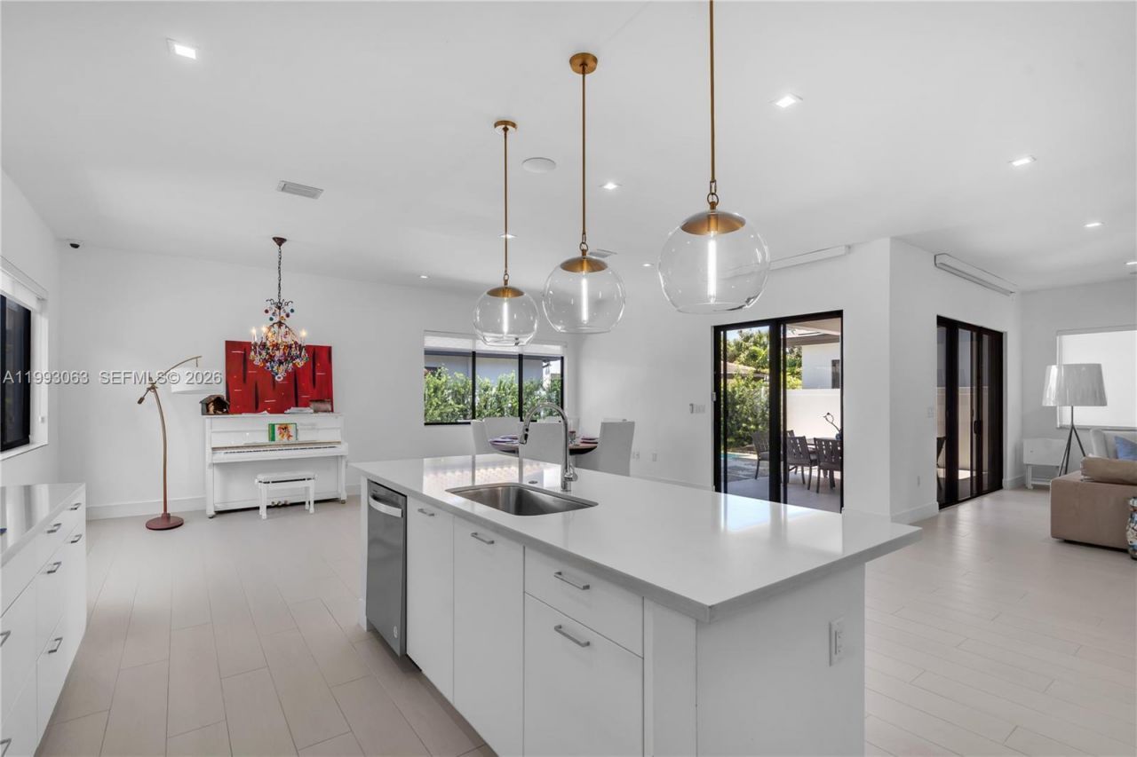 8019 NW 46th Ter , Doral, FL 33166 Photo